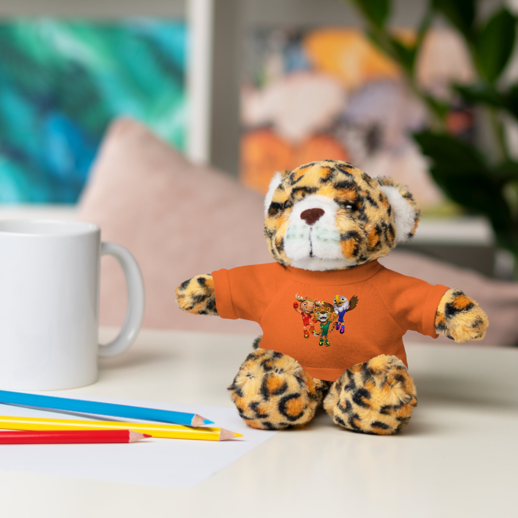 Adorable animal de peluche con camiseta personalizada, regalo tierno para niños.